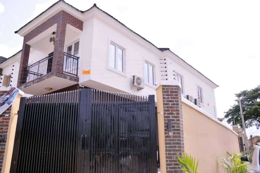 City Nest Hotel Ogombo Buitenkant foto